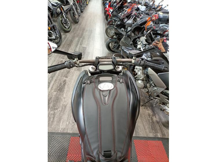 DUCATI DIAVEL (197€/mois*) (garantie 1an)