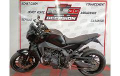YAMAHA MT-09 (170€/mois*) (garantie 1an)