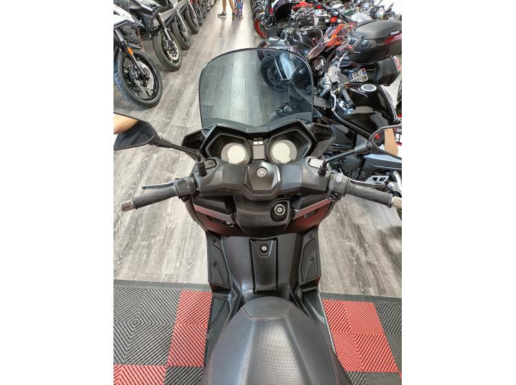 YAMAHA X-MAX 125