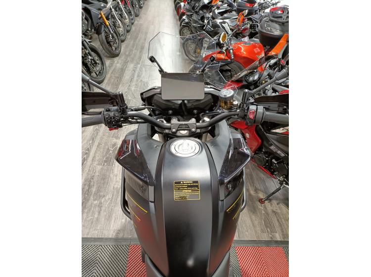 QJ MOTOR SRT 900 SX (174€/mois*) (garantie constructeur)