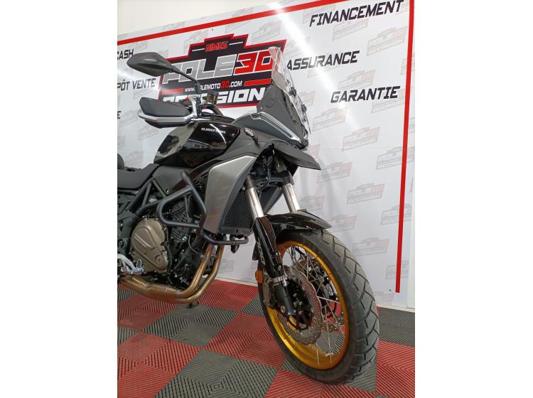 QJ MOTOR SRT 700 SX