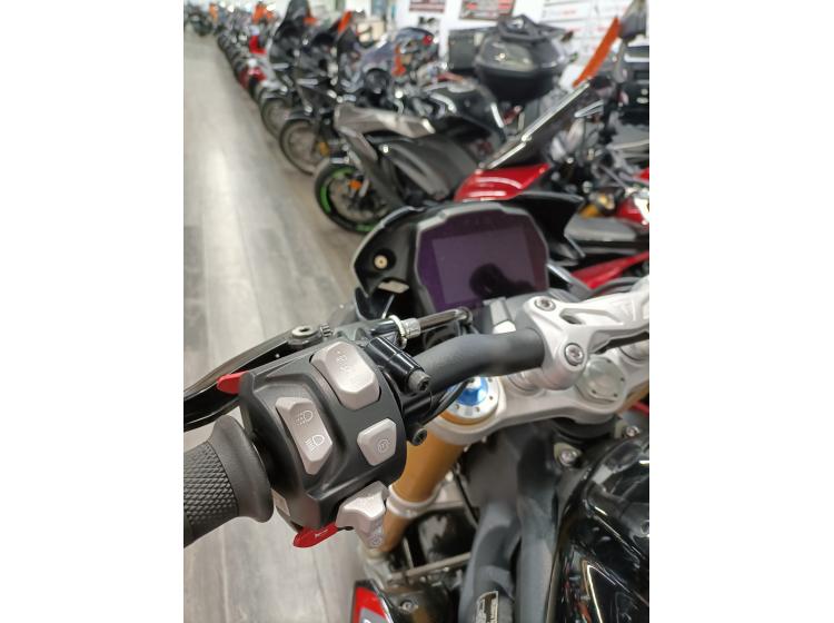 TRIUMPH SPEED TRIPLE 1200 RS (165€/mois*) (garantie 1an)